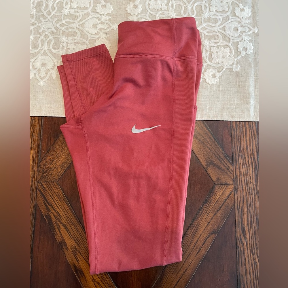 Nike Women’s Leggings with Zipper Pocket
